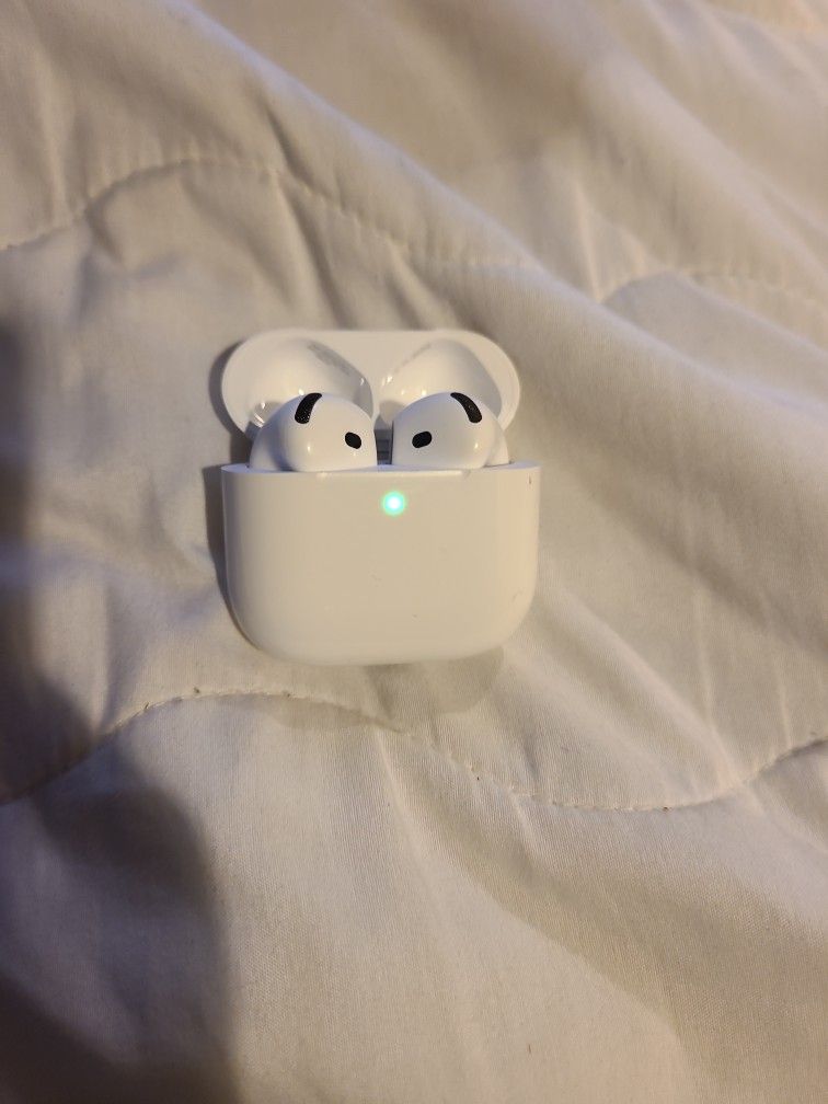 apple airpods gen 4 with noise cancelation (opened for photos)