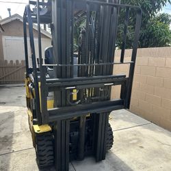 Forklift 