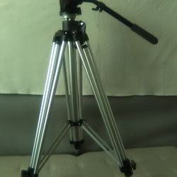Manfrotto " Bogen " 3046 Tripod W/ 503 Head