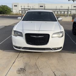 2018 Chrysler 300 Type S