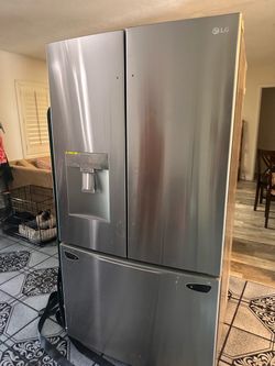 $75 LG Refrigerator