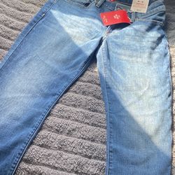 Women’s Jeans Size 6/28