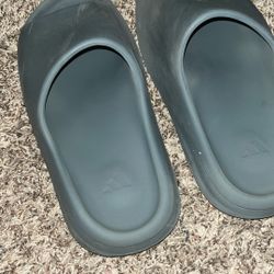Yeezy Slide Grey