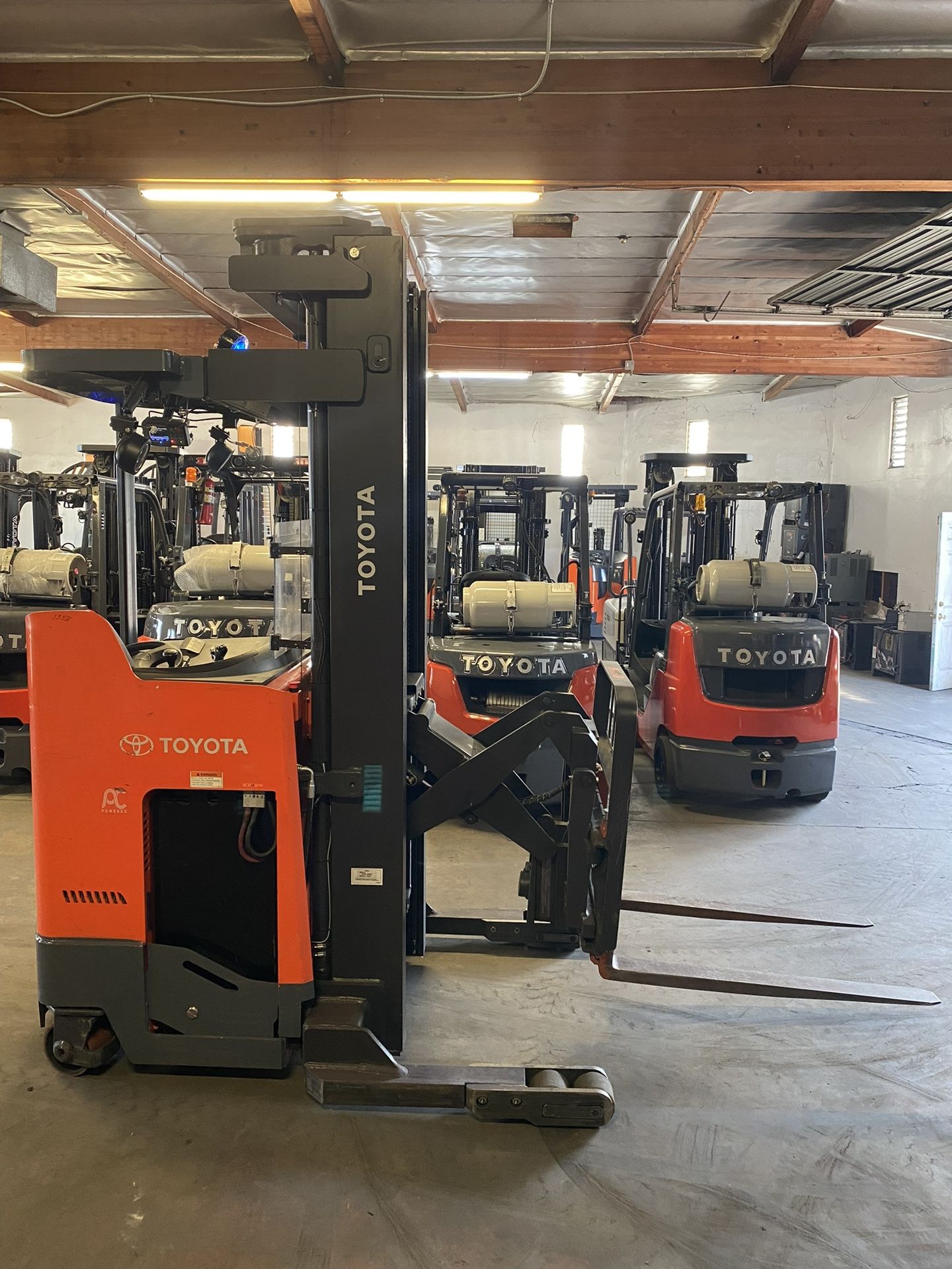 2019 Toyota Reach Truck Forklift 