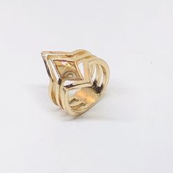 Fashion ring in gold tone
