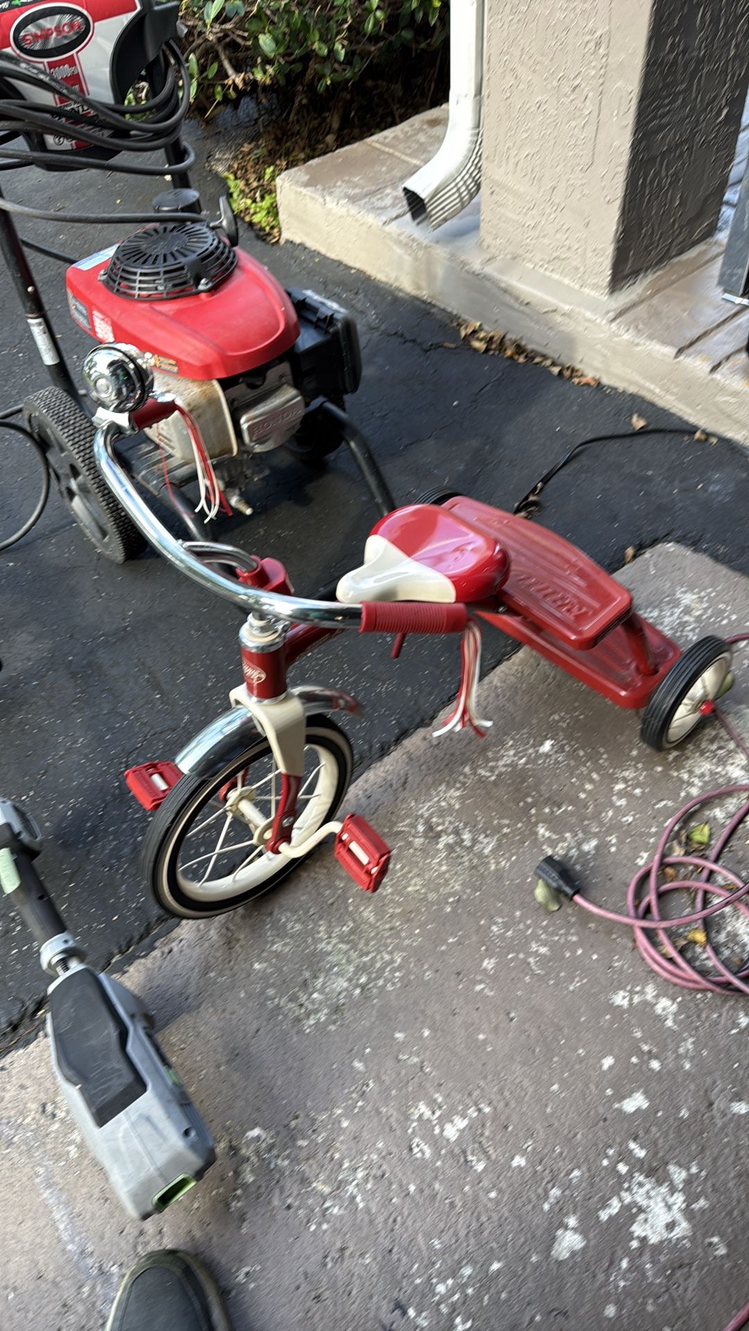 Small radio flyer bike for young toddler or for decor