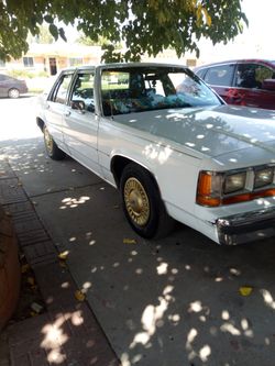 1988 Ford Crown Victoria