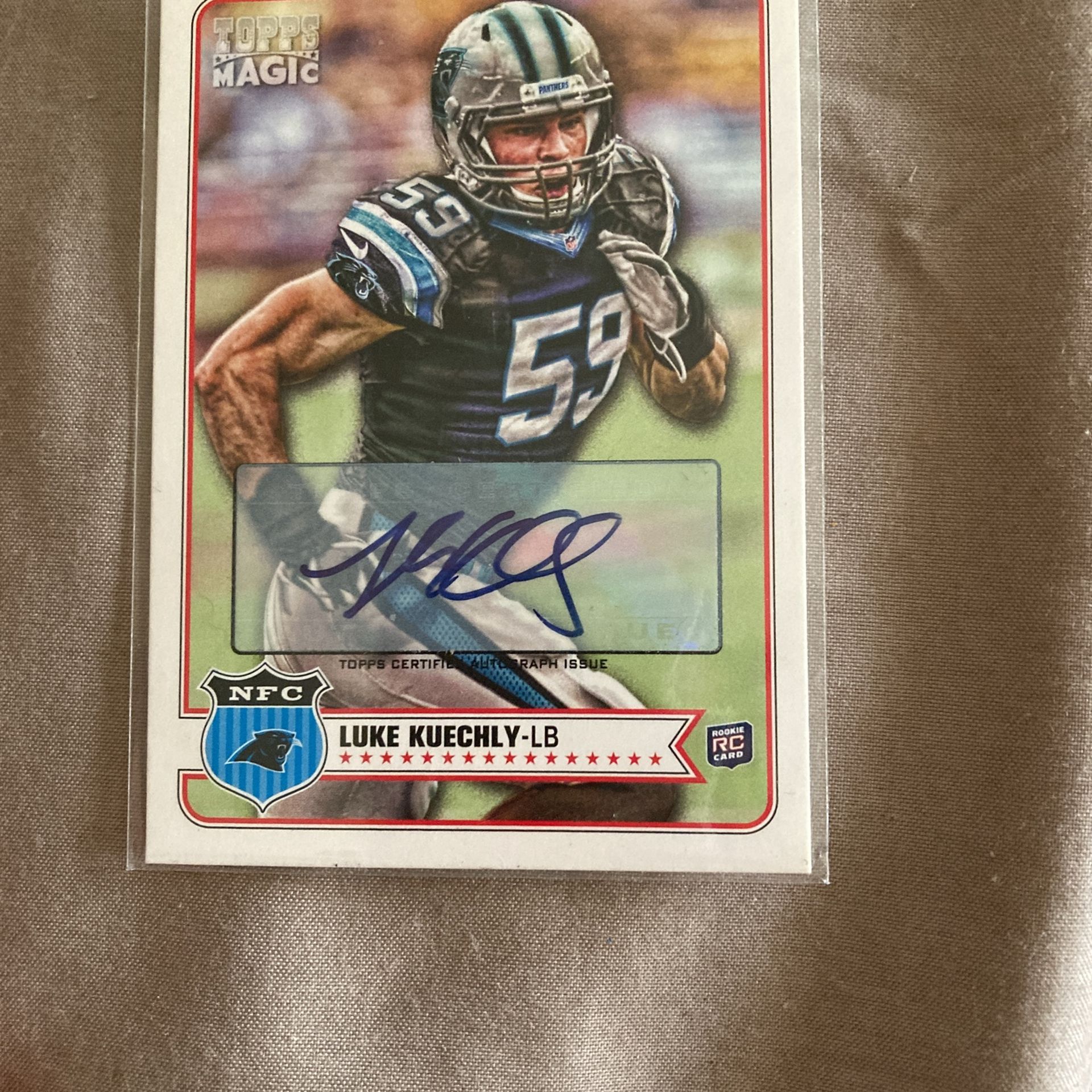 Luke Kuechly Rookie 118 Toppsmagic Autograph Card