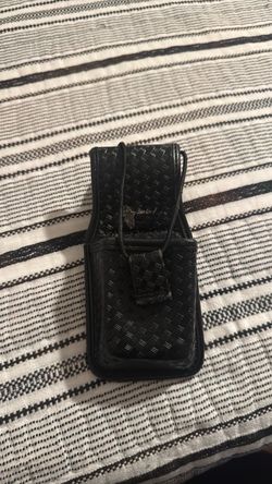 Basket weave radio holster
