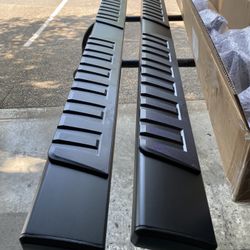 black 6" running boards / side step bars for Dodge Ram Crew Cab.