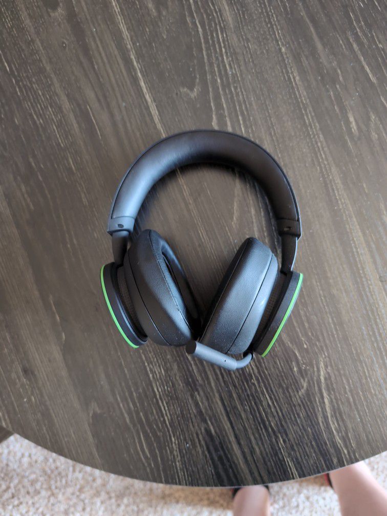 Official X Box Wireless Headset. 