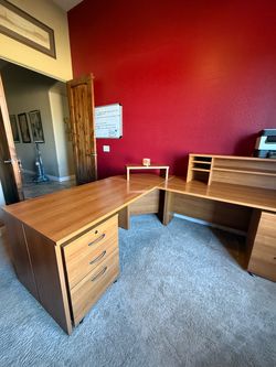 L-Shaped Office Desk with Hutch and Drawers