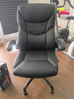 Black Leather Chair - Like new