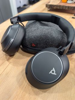 HP Bluetooth Noise Cancelling Over the Ear Poly Voyager Surround 80 Headphones