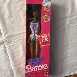 1990  Fashion Play Barbie New