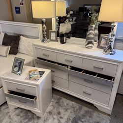 Beautiful Full Bedroom Set 