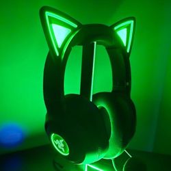 Razer Kraken Kitty V2 USB Wired Headset: Chroma RGB Kitty Ears - Stream Reactive Lighting - HyperClear Cardioid Mic - 40 mm Drivers - 7.1 Surround Sou