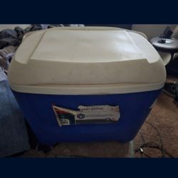 41 Can Ice Chest