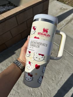 Stanley Hello Kitty Quencher Tumbler 40 oz