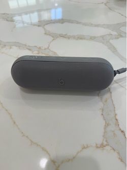 Beats Pill x Kim Kardashian Bluetooth Speaker (Dark Gray) – Excellent Condition