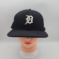 New Era 59Fifty Detroit Tigers Navy Fitted Hat Size 7 1/2