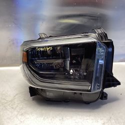 2018 2019 2020 2021 TOYOTA TUNDRA RIGHT HEADLIGHT OEM