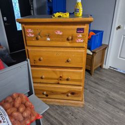 Solid Wood 4 Drawer Dresser