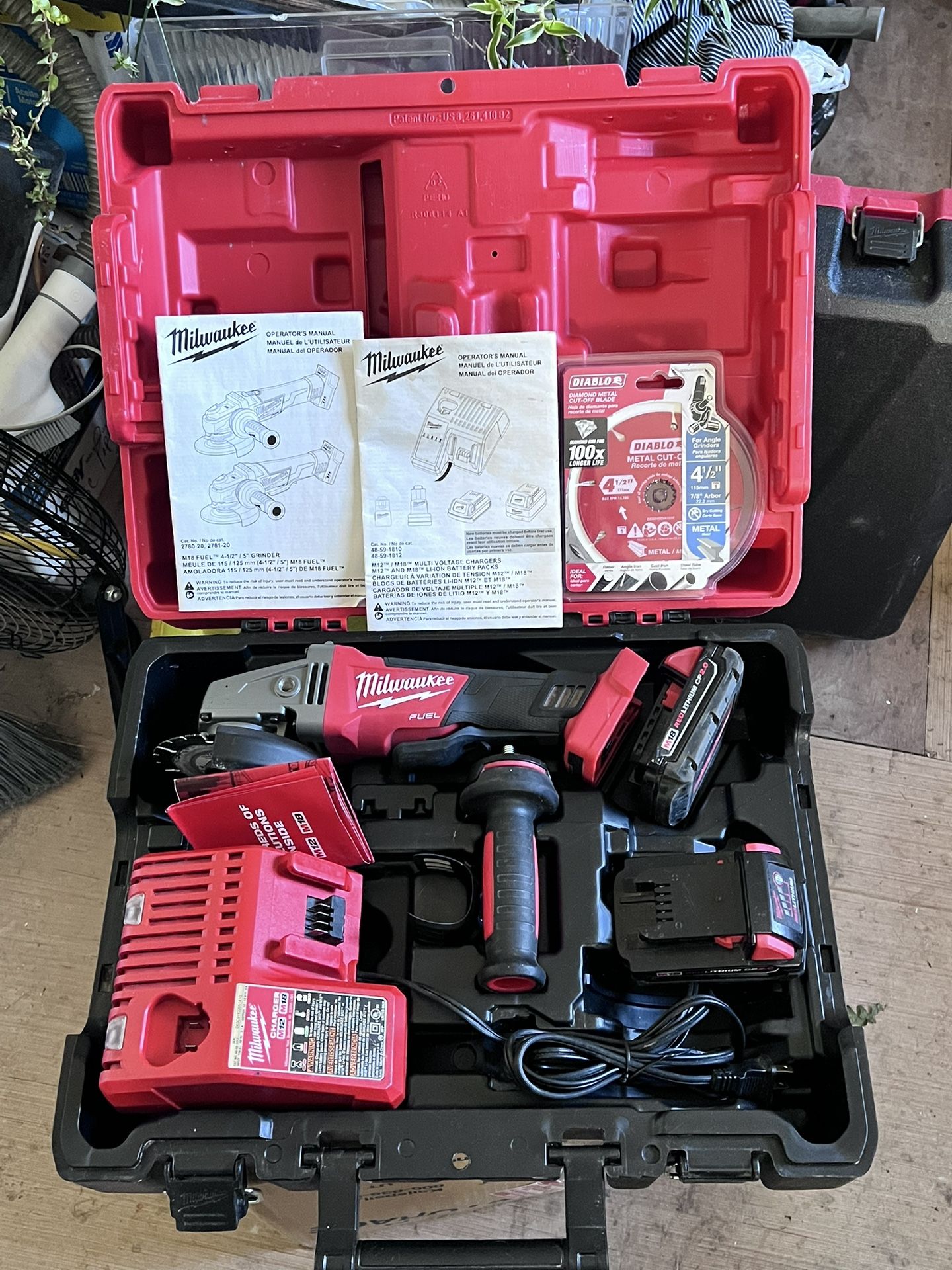 Milwaukee Grinder Case Charger 2 Batteries Xtra Blade