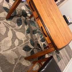 Dinner Table With 4 Stools 