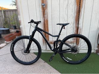 2023 Giant stance 2 29er medium frame..clean bike