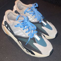 Adidas Yeezy Boost 700