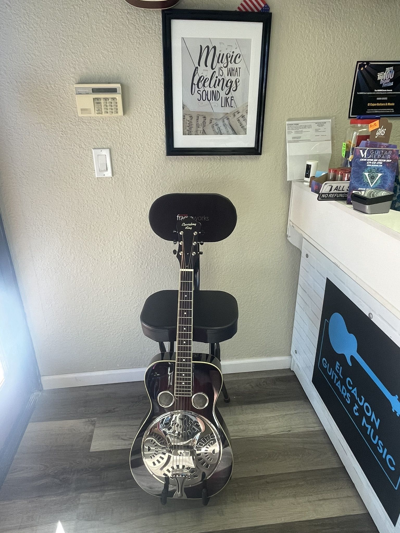 Gator Frameworks - Combo Guitar Seat and Stand