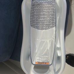 First Years Sure Comfort Newborn to Toddler Tub