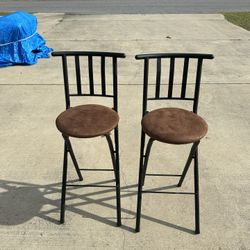 2 Swivel Bar Stools