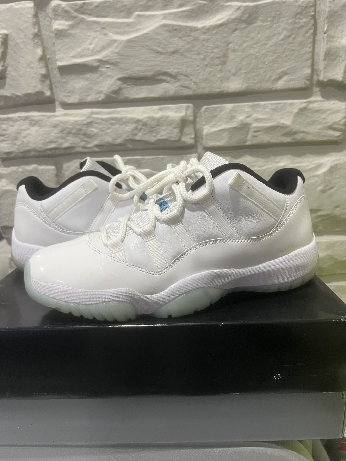Jordan 11 Low “legend Blue”