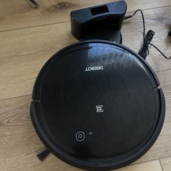 DEEBOT Robot Vacuum with Charging Dock
