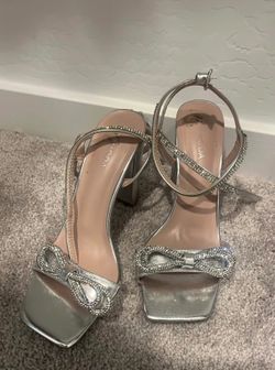Moving sale