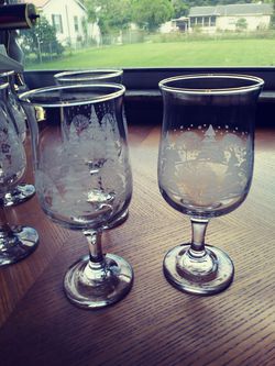 6 Christmas Winter scene wine glasses goblets stemware with gold rim