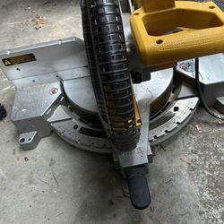 Dewalt Compound Miter Saw