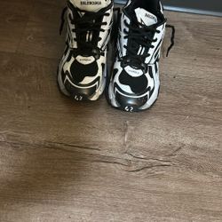 Balenciaga Runner Size 42