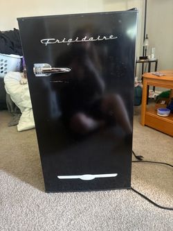 Mini fridge