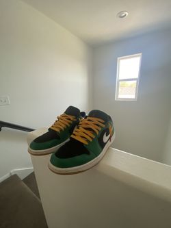 Jordan 1 Low “HOLIDAY SPECIAL”