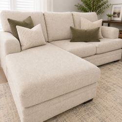 Living Spaces Reversible Chaise Sectional – Like New + FREE DELIVERY