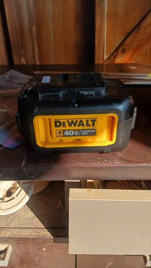 Dewalt 40V Battery