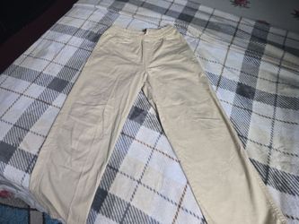 Beautiful Paige color pants.