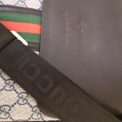 Unisex Crossbody Purse Used In Good Conditions One Buckle Damage That's All 