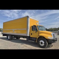 2018 International Box Truck 