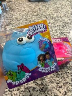 Kitty squeeze squishy!