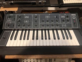 Yamaha Cs-5 In Pristine Near New Condition .