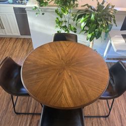 Dinning Table + 4 Chairs